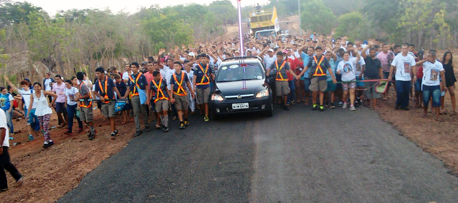 Romaria da Paz: peregrinos percorrem cerca de 25 km a pé até a Localidade Castelete